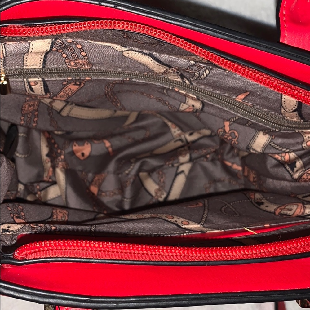 RED BAG - Picture 4 of 4